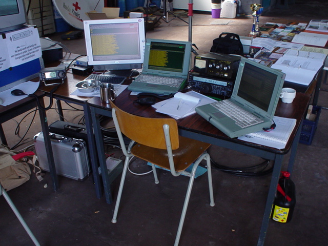 ON4HRT OPEN DEUR 2006-ON6DSL (2)