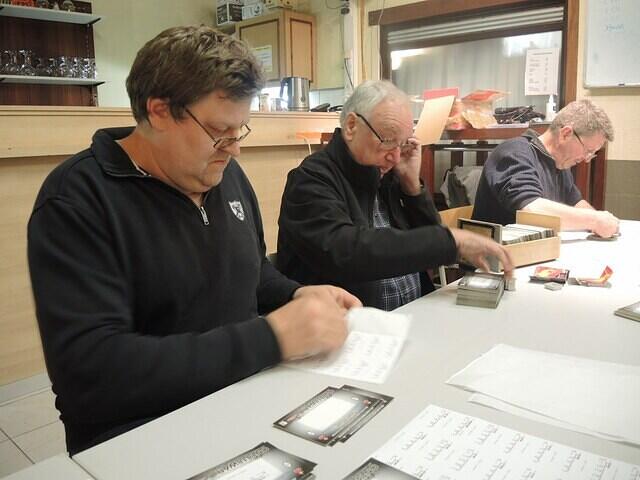 Ama-ON4HRT-QSL KAARTEN ON1418WAR verwerken ON6DSL (12)