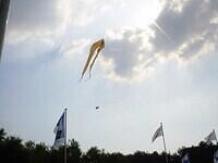 HRT-MEMBERS-LEND-A-HAND-AT-BALLOON-MEETING-OLEN